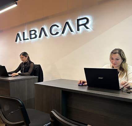 Escritorios de atención a clientes en Albacar